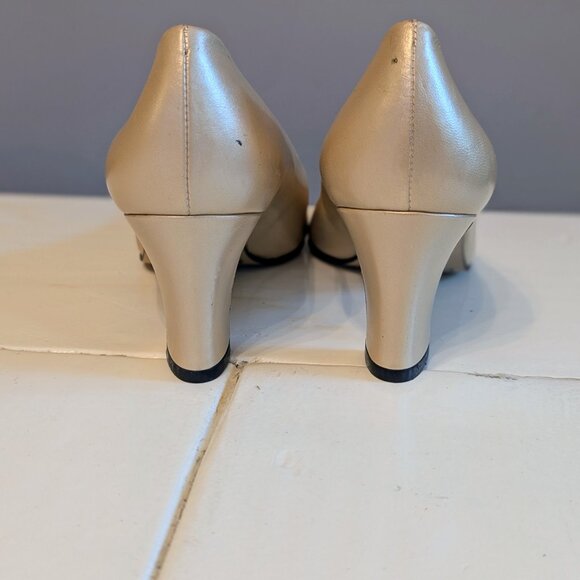 VTG Eitner Aigner Taylor Gold Leather Kitten Heels Size 7.5 Almond Toe Pump - Picture 5 of 8